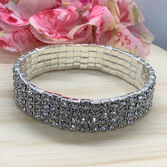 Elastic Crystal Bracelet - Picture 1 of 2